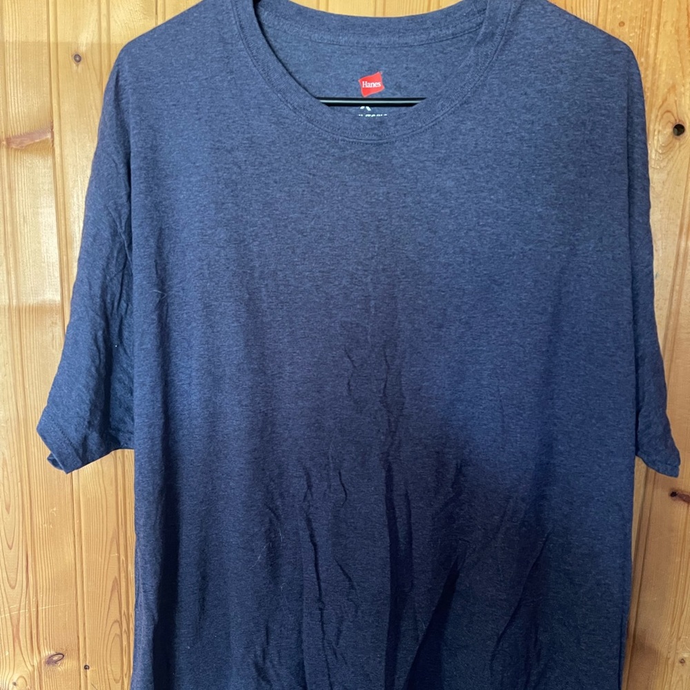 Men’s Hanes Tshrit size XL